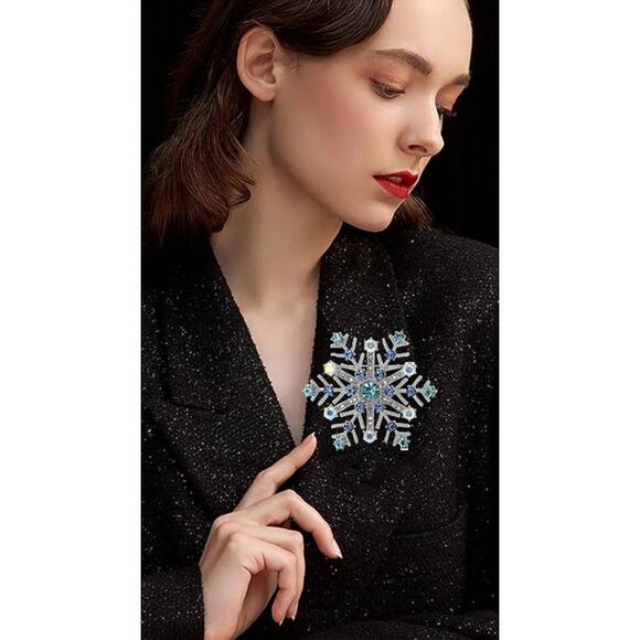 Women Rhinestone Snowflake Brooch Crystal Winter Snowflake Brooch Pin Blue - Picture 2 of 6